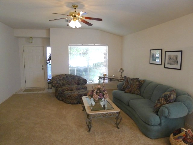 9336 Bernoulli -large picture - living room as seen from dining area