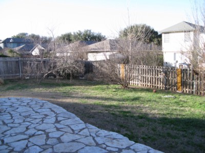 8941 Vigen Circle patio and back yard, South Austin house for sale